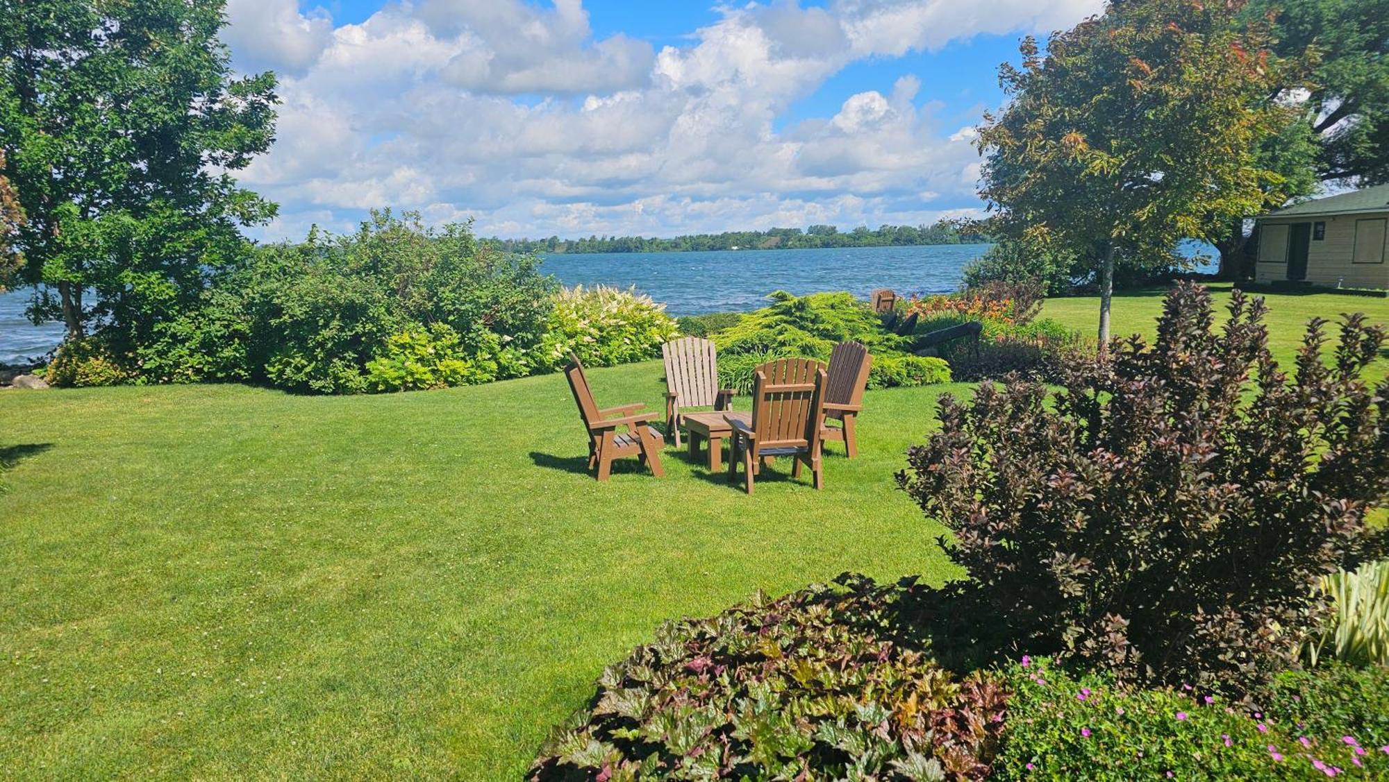 Hotel Oasis Lac St-Louis Salaberry-de-Valleyfield Exterior photo